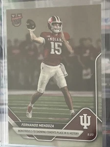 Fernando Mendoza 2025-26 Bowman U AHORA Fútbol Lanza 5 Pases TD #17 Indiana - Imagen 1 de 3