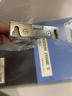 Genuine Brother SA421 Small Embroidery Hoop 1"x 2.5" For PC6500/8200/8500/8500D. - Image 1 of 4