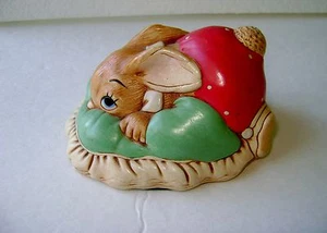 VINTAGE PENDELFIN DODGER RABBIT FIGURE, NICE!! MADE IN ENGLAND ~ HAND PAINTED A4 - Picture 1 of 7