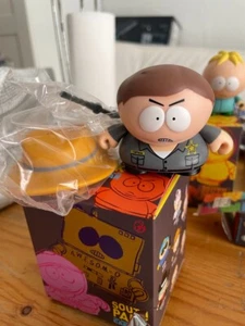 Sumo + Border Patrol - Kidrobot x South Park The many faces of Cartman 2015 - Imagen 1 de 3