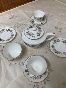 ROYAL WORCESTER June Garland Großbritanniens ältester berühmter Tee - Bild 1 von 10