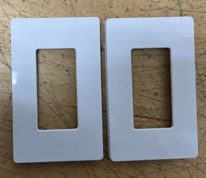 Un set di 2 piastre interruttore Lutron 1 banda decoratore copertura dimmer piastra da parete bianco - Foto 1 di 2