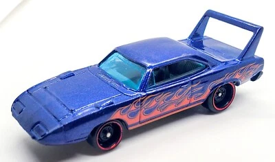 2019 风火轮 70 PLYMOUTH SUPERBIRD 蓝色 1: 64 压铸 3 1/4 汽车带火焰 — 第 1/4 张图片