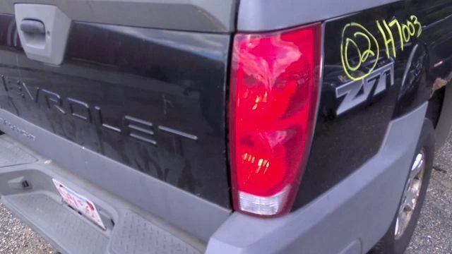 Tail Light Assembly CHEVY AVALANCHE 1500 Right 02 03 04 05 06 - Изображение 1 из 1