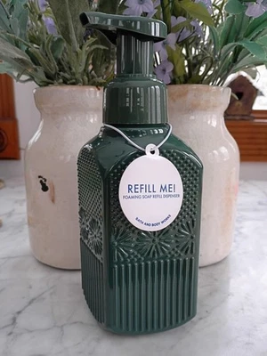 *NUEVO* Dispensador de recarga de jabón espumoso floral verde oscuro Bath & Body Works Foto 1 de 2