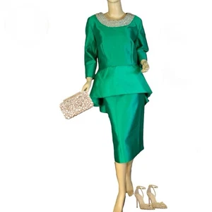 LILY & TAYLOR EMERALD GREEN SATIN  SKIRT & PEPLUM TOP BREADED COLLAR SET SIZE 10 - Picture 1 of 12