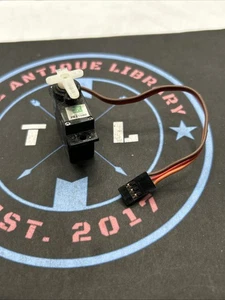 Parkzone. PKZ1060 Short Lead Servo - Picture 1 of 1