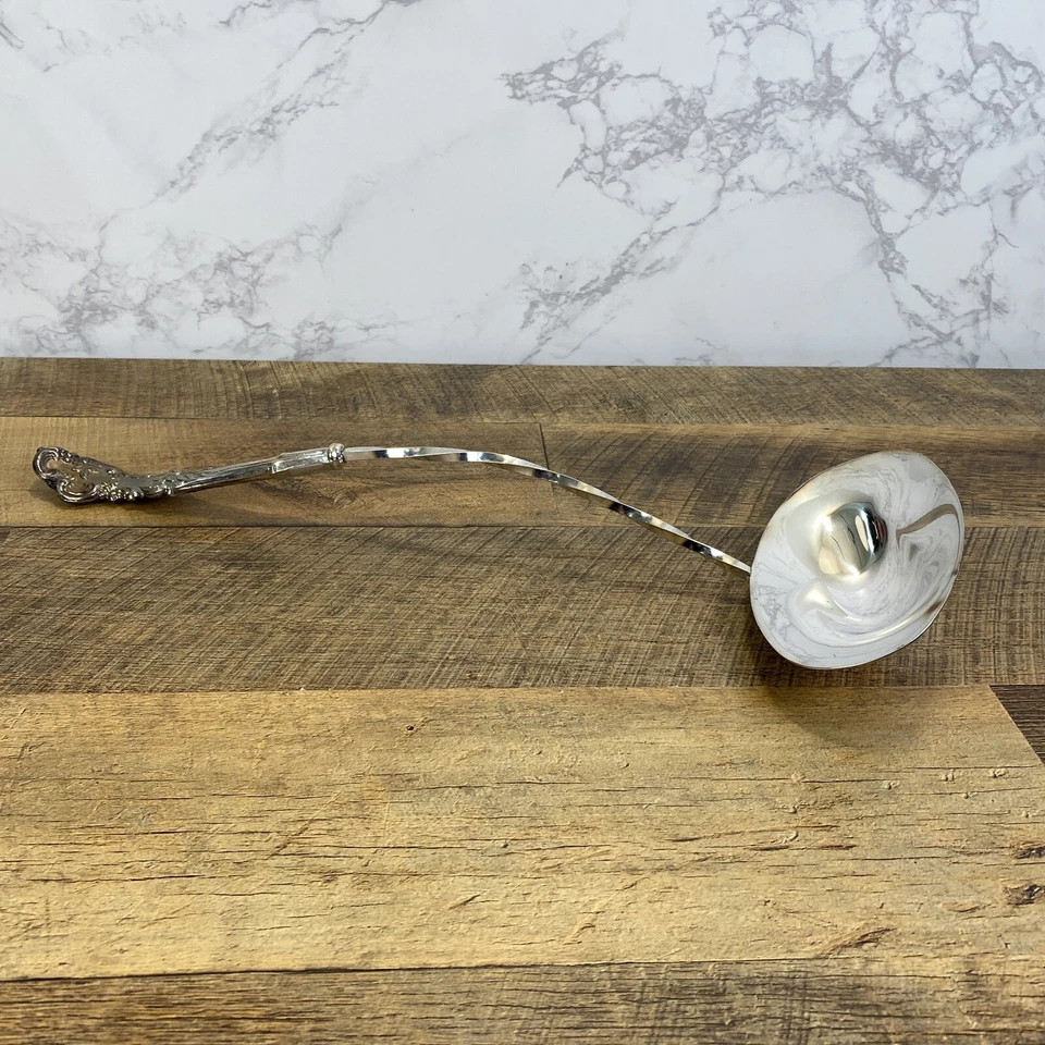 Precioso Raro FB Rogers Plateado Perforador Cucharón Patrón Lirio Foto 1 de 4