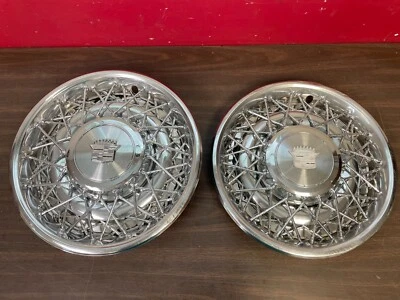 Cadillac Fleetwood Deville 1975-1984 tapacubos de alambre de 15" con emblemas 724 Foto 1 de 4