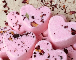 Gorgeous Mini Heart Bath Bombs | Bonbonniere | Baby Showers | Kids | Gifts 30g - Picture 1 of 1