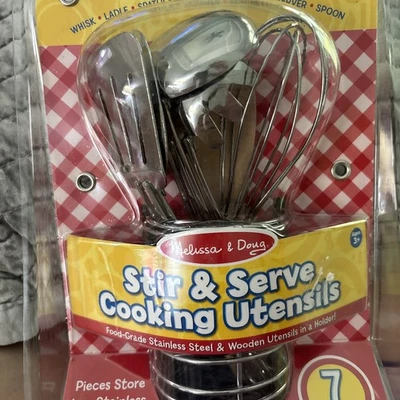 Melissa & Doug Let's Play House! Utensilios de cocina de acero inoxidable para revolver y servir Foto 1 de 4
