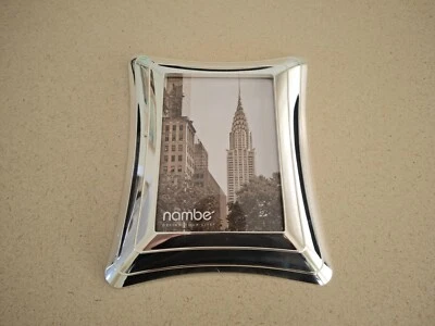Marco de fotos Nambe Portal, tiene capacidad para una foto de 5" x 7" - plateado, NUEVO Foto 1 de 3