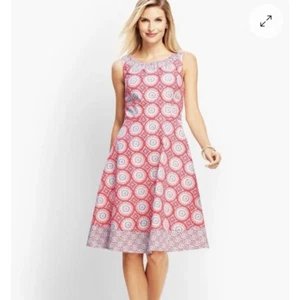 Talbots Dress Size 4P  Fit & Flare Coral Medallion Print Sleeveless Cotton Lined - Picture 1 of 14