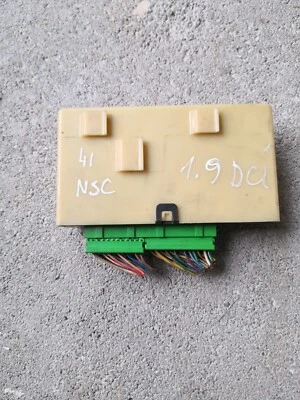 Volvo S40 2003 1.9/Door control relay/30630080/MB2323008650 Foto 1 de 4
