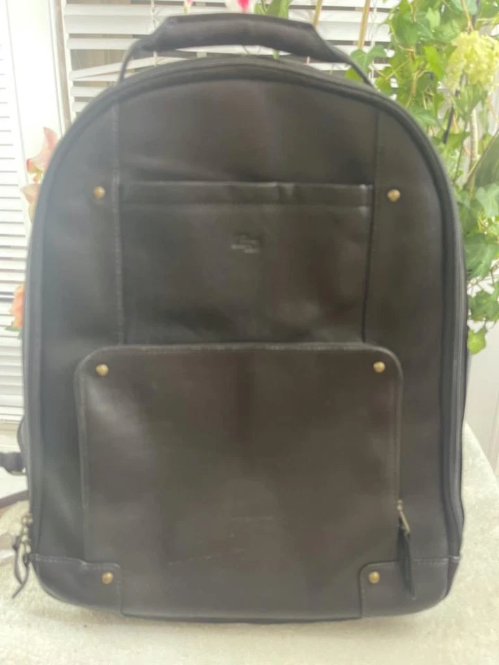 Mochila para portátil Solo vintage, cuero negro (VTA701-4) (180 Foto 1 de 1