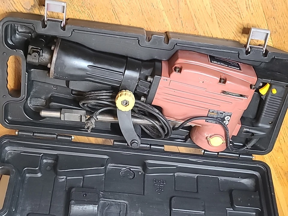 Chicago 68150 Electric Concrete Demolition Hammer Breaker with Bit 120V - Изображение 1 из 4