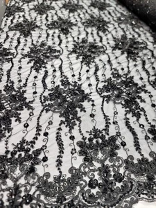 Tessuto pizzo paillettes floreali ricamo strass perline NERO 50” W smerlato - Foto 1 di 13