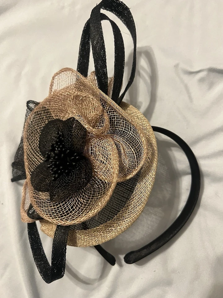 SF542 (marfil) Kentucky Derby Iglesia Boda Pascua Fiesta del té Sinamay Fascinator Foto 1 de 4