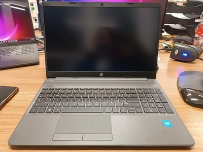 HP 250 G9 Notebook 15.6" Intel Celeron N4500 8GB RAM 256GB SSD NO SIST OP - Immagine 1 di 3