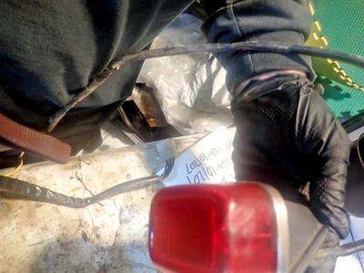 1978 年雅马哈 IT 400 尾灯/刹车灯 — 第 1/4 张图片