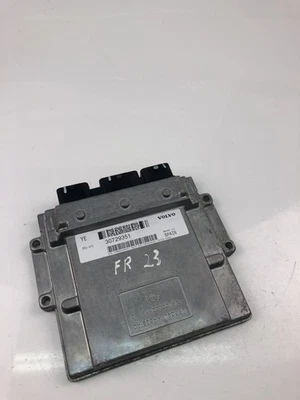 Centralina motore VOLVO V70 III BW ECU 30729351 24341748 - Immagine 1 di 4