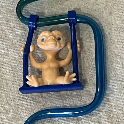 Vintage Swinging ET Extraterrestrial Universal Studios Crazy Swirl 9” Straw READ Cover