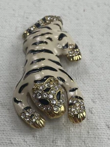 VTG Jewels By Park Lane Rhinestone Tiger Brooch 3.5" x 1.5" Tan Black Gold Tone - Picture 1 of 13