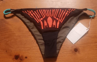 BASTA SURF BORDADO REVERSIBLE BIKINI BAÑO PARTE INFERIOR NUEVO CON ETIQUETAS Foto 1 de 4