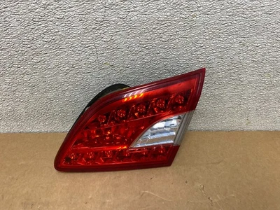 Luz trasera interior LED para pasajero derecho Nissan Sentra 2013 2014 2015 OEM V4908 DW Foto 1 de 4