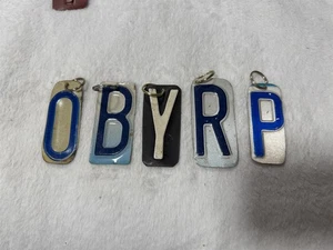 #8 SET BESTEHEND AUS 5 VINTAGE NUMMERNSCHILD HANDGESCHNITTEN SCHLÜSSELANHÄNGER SCHLÜSSELANHÄNGER - Bild 1 von 5