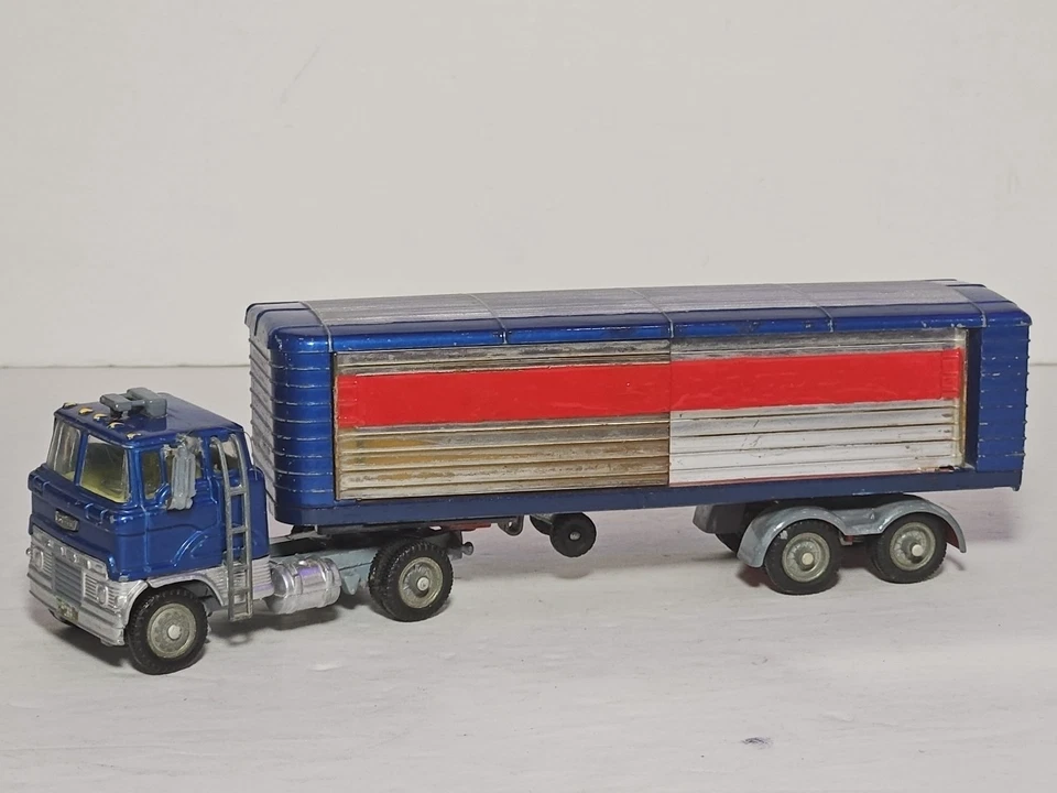VINTAGE CORGI MAJOR TOYS FORD TILT CAB EXPRESS SERVICE ARTICULATED TRAILER 1137 - Image 1 of 4