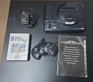 Paquete de consola SEGA Mega Drive 1 controlador 1 juego + probado necesita fuente de alimentación - Imagen 1 de 4