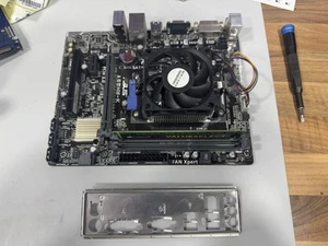ASUS A68HM-K Socket FM2b DDR3 MicroATX Motherboard + CPU + RAM + I/O Shield - Bild 1 von 3