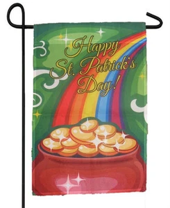 HAPPY ST. PATRICKS DAY POT GOLD RAINBOW GARDEN BANNER/FLAG 12"X18" SLEEVED POLY - Picture 1 of 1