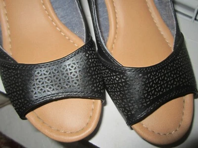 Zapatos Dr. Scholls para mujer de cuero negro con tira trasera punta abierta talla 8,5 M usados como nuevos Foto 1 de 4