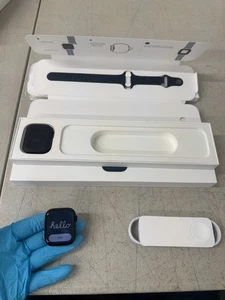 Apple Watch Series 8 (GPS + Cellular) 45 mm Smart Watch Boîtier en aluminium - Minuit - Photo 1 sur 14