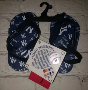 NWT NEW YORK YANKEES LITTLE KIDS FLIP FLOPS SIZE 5-6 - Picture 1 of 2