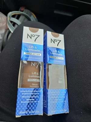 Лот из 2 No7 Lift & Luminate тройного действия средний основа 1 унц срок годности: 01/26 Wal - Изображение 1 из 4
