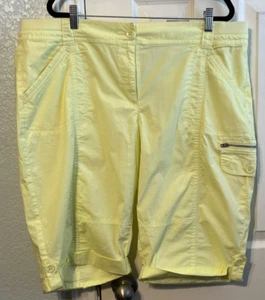Chico's Pale Soft Lime Cool Cotton Cargo 13" Inseam Shorts Size 3(16/18)NWT - Picture 1 of 14