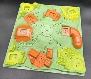 IDEAL Hide N’ Seek Board Game Replacement Pieces No 2404-2 Vtg 1967 - Picture 1 of 6