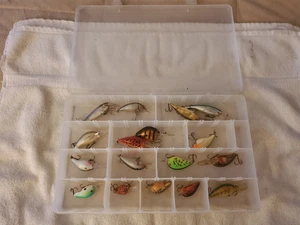 Flambeau Kunststoff Organizer 14"x9"x2" mit 17 flachen bis mittleren Kurbelködern viele Mak - Bild 1 von 6