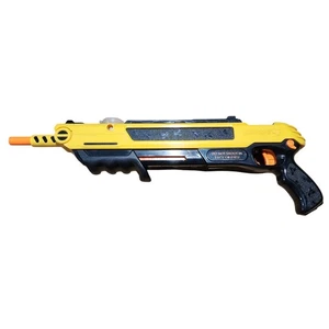 Bug-A-Salt Black Yellow Original Salt Gun Kills Flying Insects Bugs Assault - Picture 1 of 4