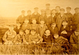 RAR priv Foto alter Zeit 1928 Gruppenbild Schule Schulklasse Kinder Jungs Knaben - Bild 1 von 3