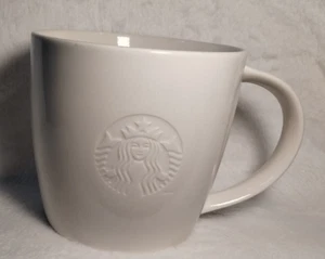 Starbucks Venti 2010 Embossed White Mermaid Siren 20 oz V Handle Coffee Cup Mug - Picture 1 of 8