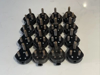 Job Lot 16x Duraplug P153 15A 3-Pin Round Pin Plugs BS546 – Stage / Theatre. - Image 1 of 3