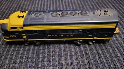 TYCO Mantua 225 Santa Fe F9 A Powered Diesel Locomotive 4015 HO Scale - Image 1 of 4