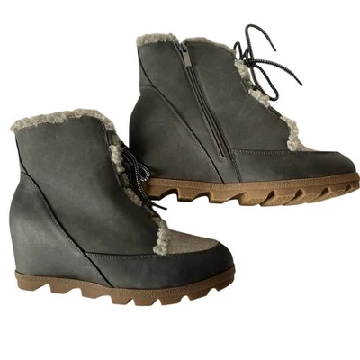 Maurices NWOT Women's 12 Neutral Camille Gray Sherpa Trim Lace Up Wedge Boot - Image 1 of 4