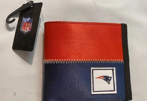 NFL New England Patriots Men's Printed Logo Leather Bi-Fold Wallet US Stock Cover