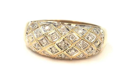 Anillo de oro amarillo de 9 quilates con cúpula de diamantes Foto 1 de 4