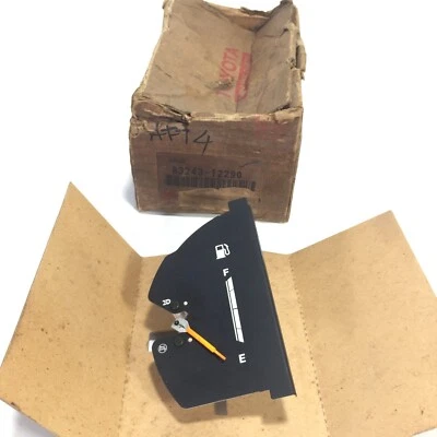 Receptor de combustível Gage Assy RHD genuíno NOS 1981-1987 Toyota Corolla CE70 KE70 TE71 - Imagem 1 de 4